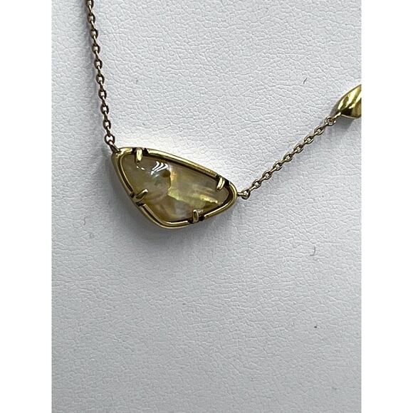 Kendra Scott Margot Vintage Gold Chain And Pendant in White Abalone Necklace - Picture 11 of 16